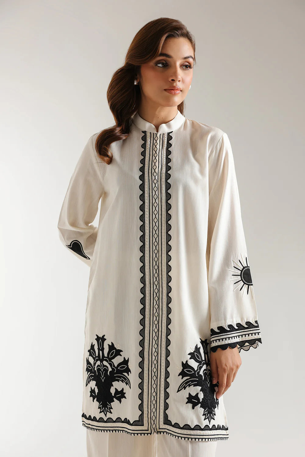 Ethnc-Embroidered Suit 2 Pc