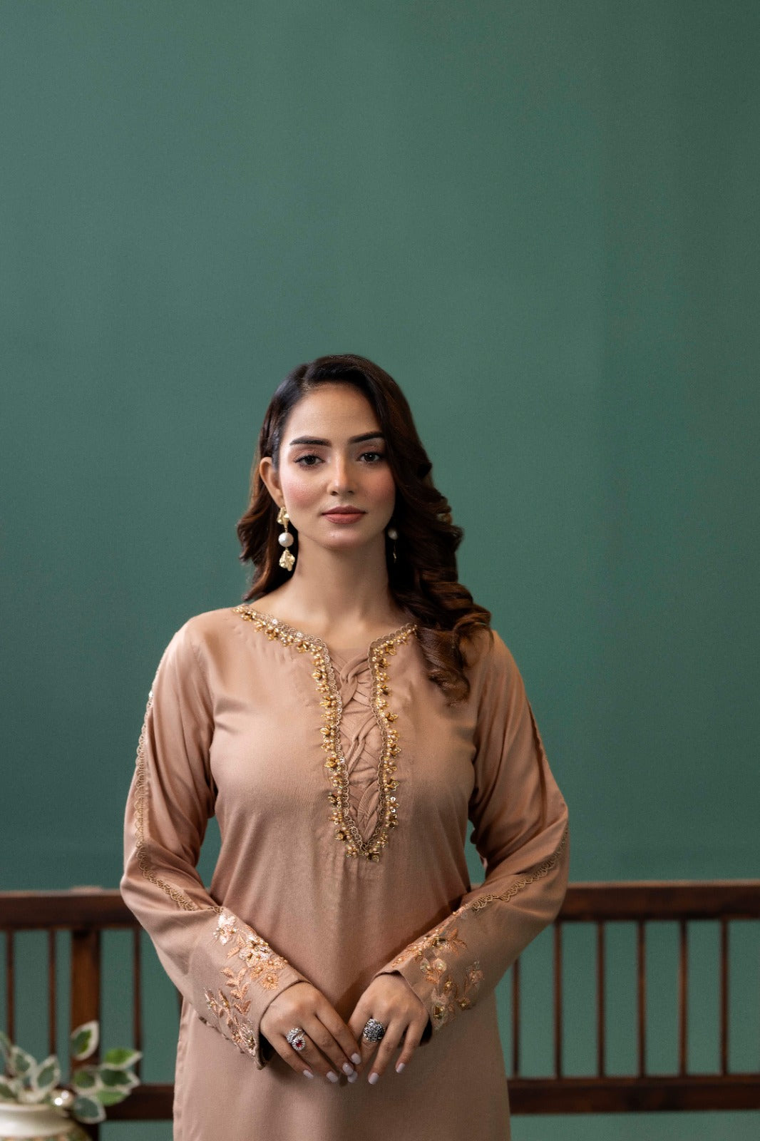 Abr E Zareen- Beige Embroidered 2 Pc