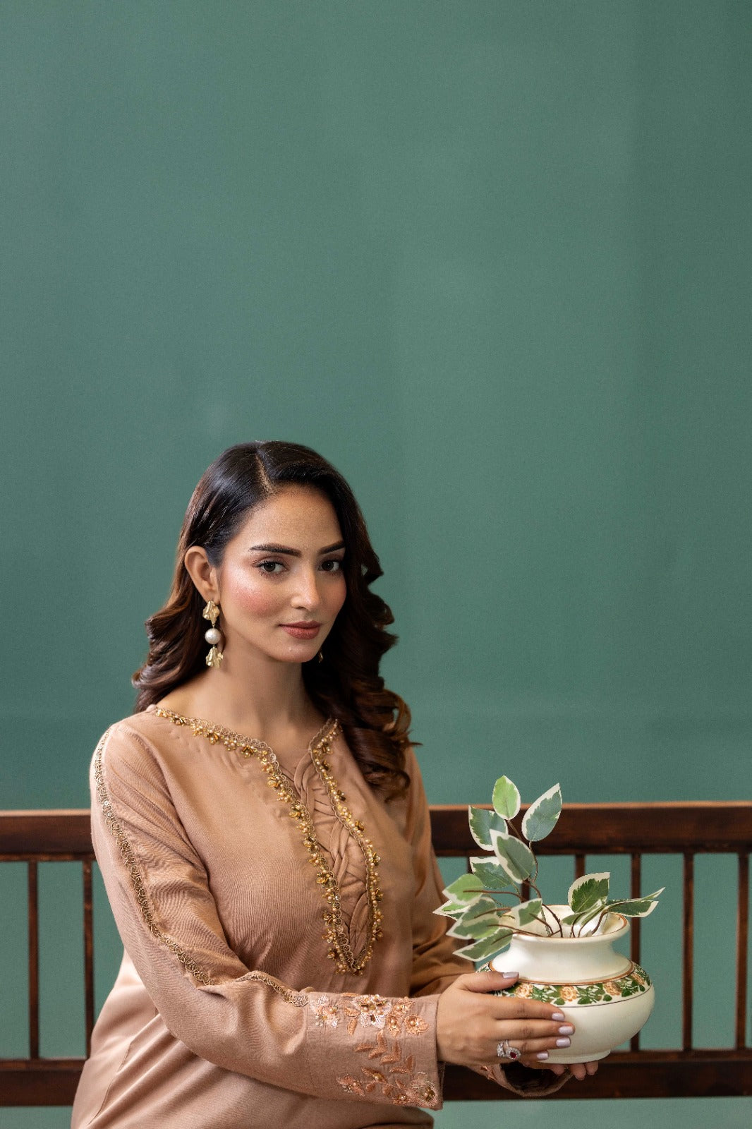 Abr E Zareen- Beige Embroidered 2 Pc
