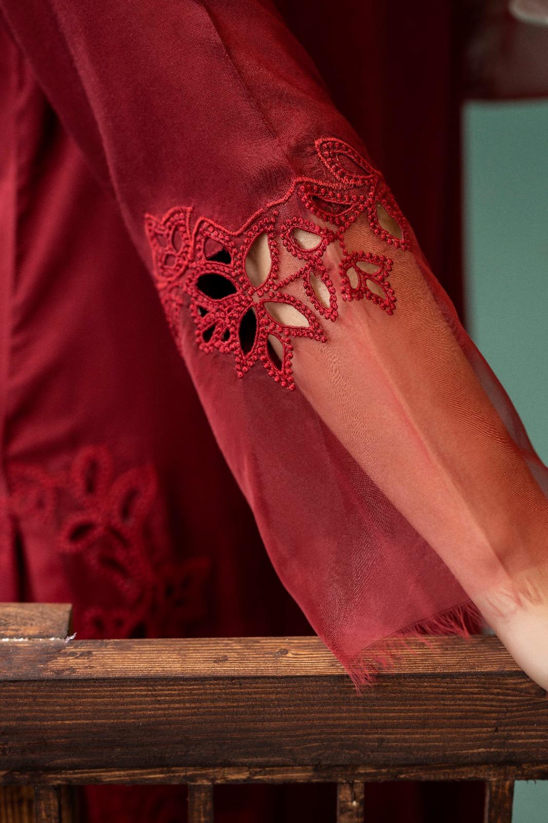 Abr E Zareen- Red Embroidered 2 Pc