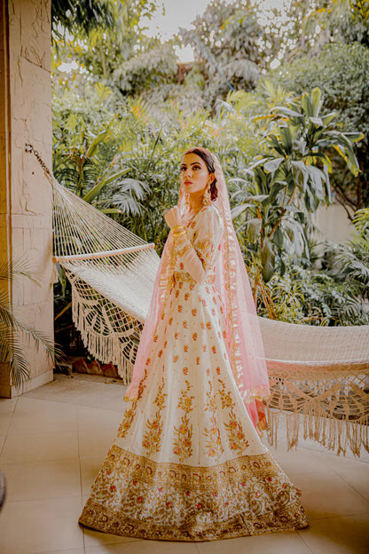 Jannat Tahir- Ivory Pishwas